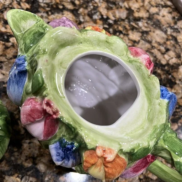 Tulips in a basket vintage ceramic teapot - Picture 5 of 7